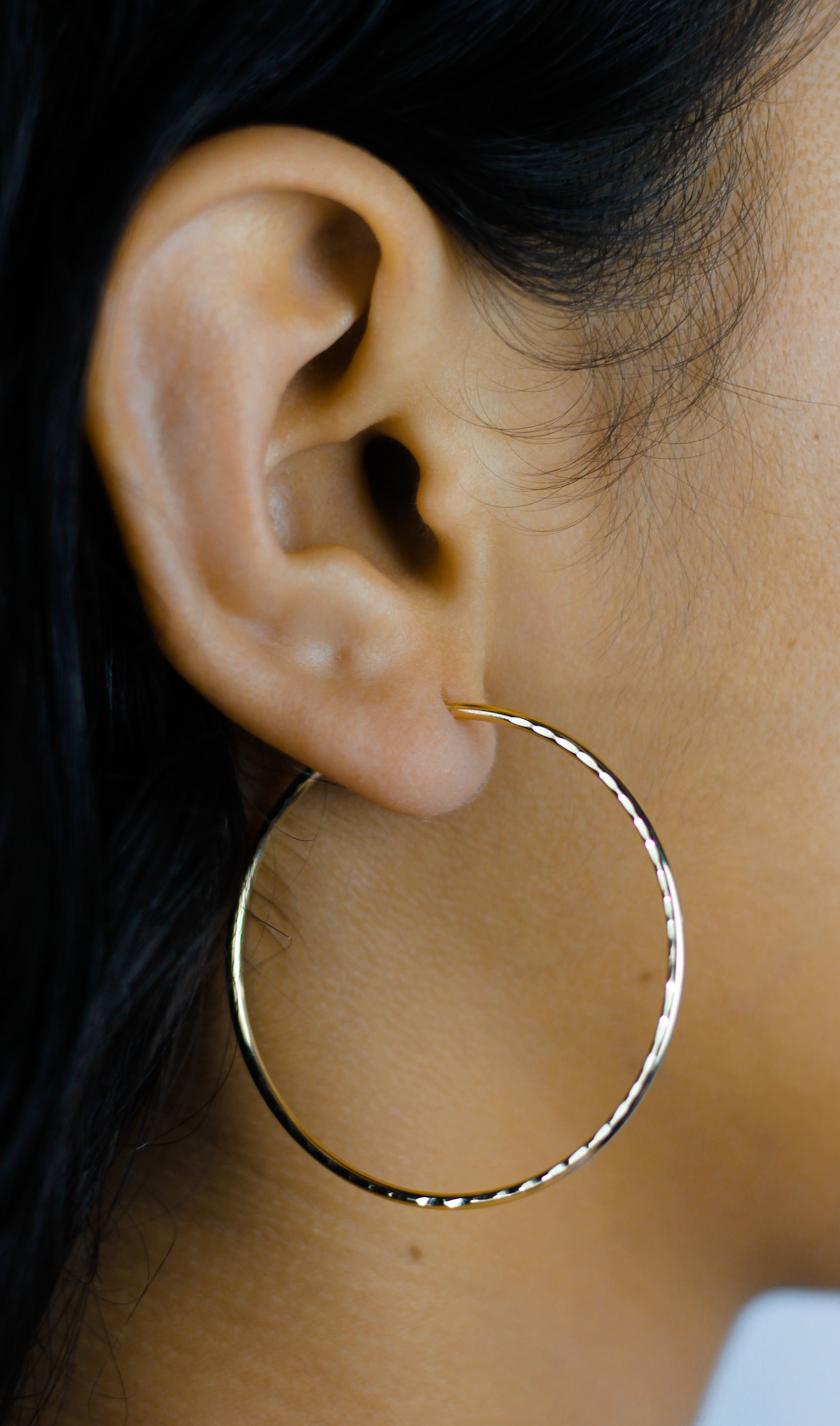 14K YELLOW GOLD DIAMOND CUT SLIM HOOPS -1.5MM