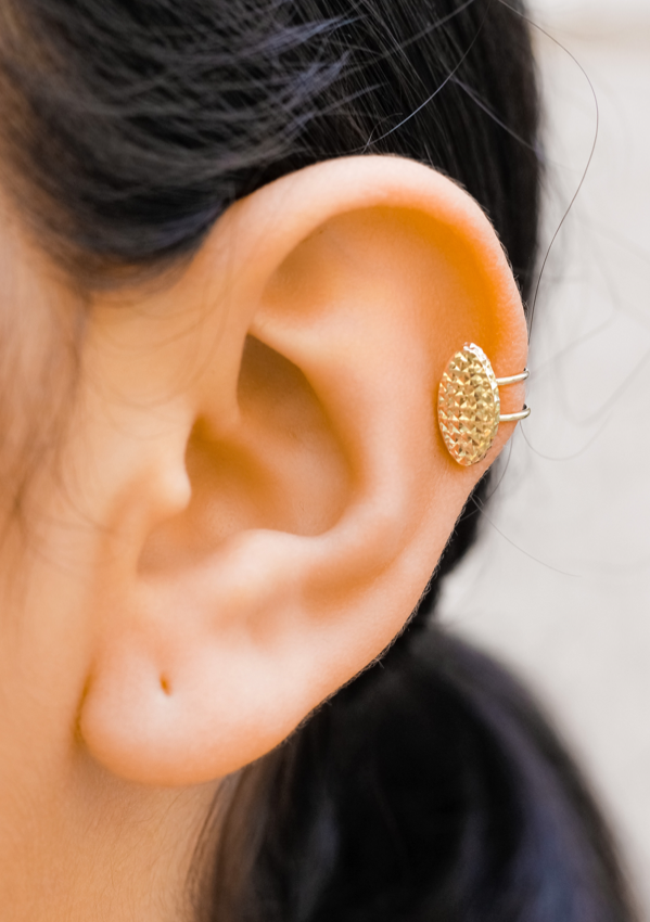 14K YELLOW GOLD DIAMOND CUT EAR CUFF