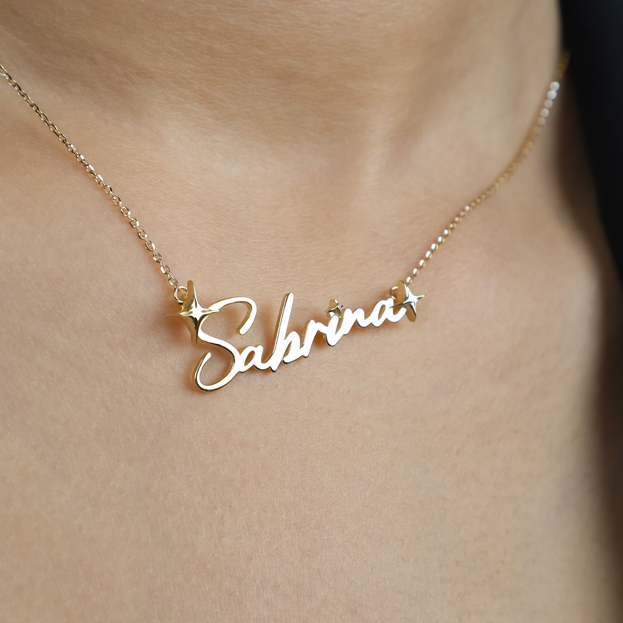 THE GOLD TWINKLE FLOATING NAME NECKLACE